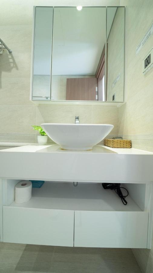 Bom Homes- Vinhomes Metropolis-Service Apartment Hanoi Exterior photo